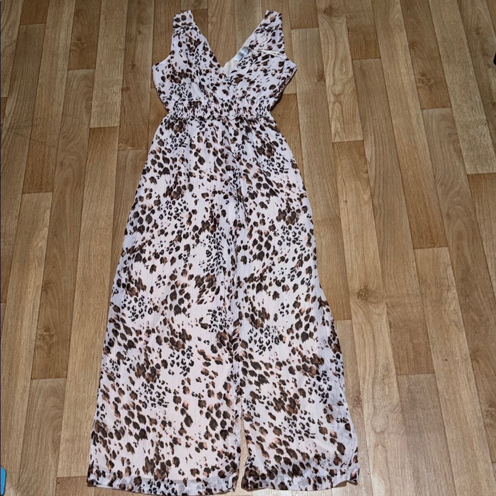 Chic Leopard Print V-Neck Wide Leg Jumpsuit